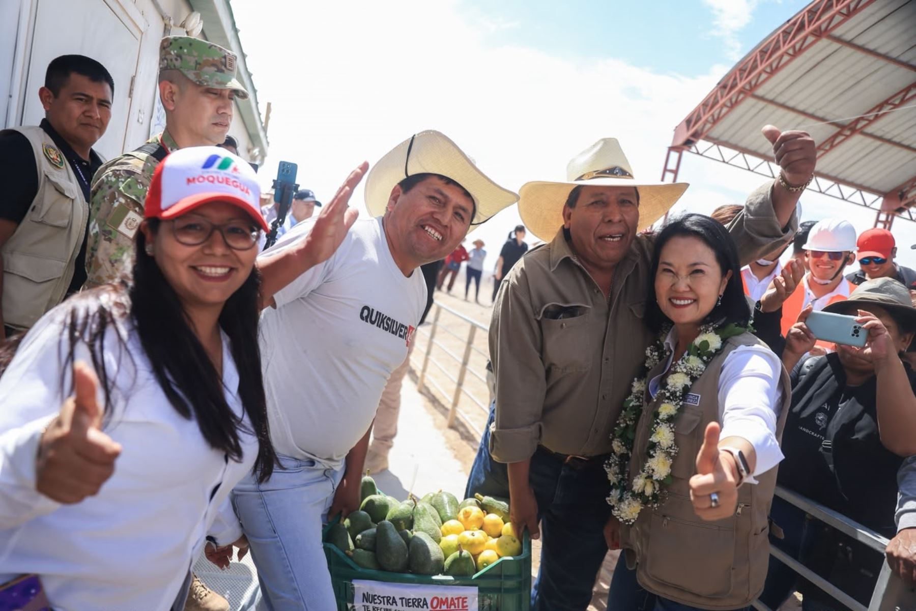 Presidenta Keiko Fujimori inaugura un proyecto de electrificación rural en las Pampas de Clemesí, provincia de Mariscal Nieto, región Moquegua.Foto: ANDINA/Prensa Presidencia