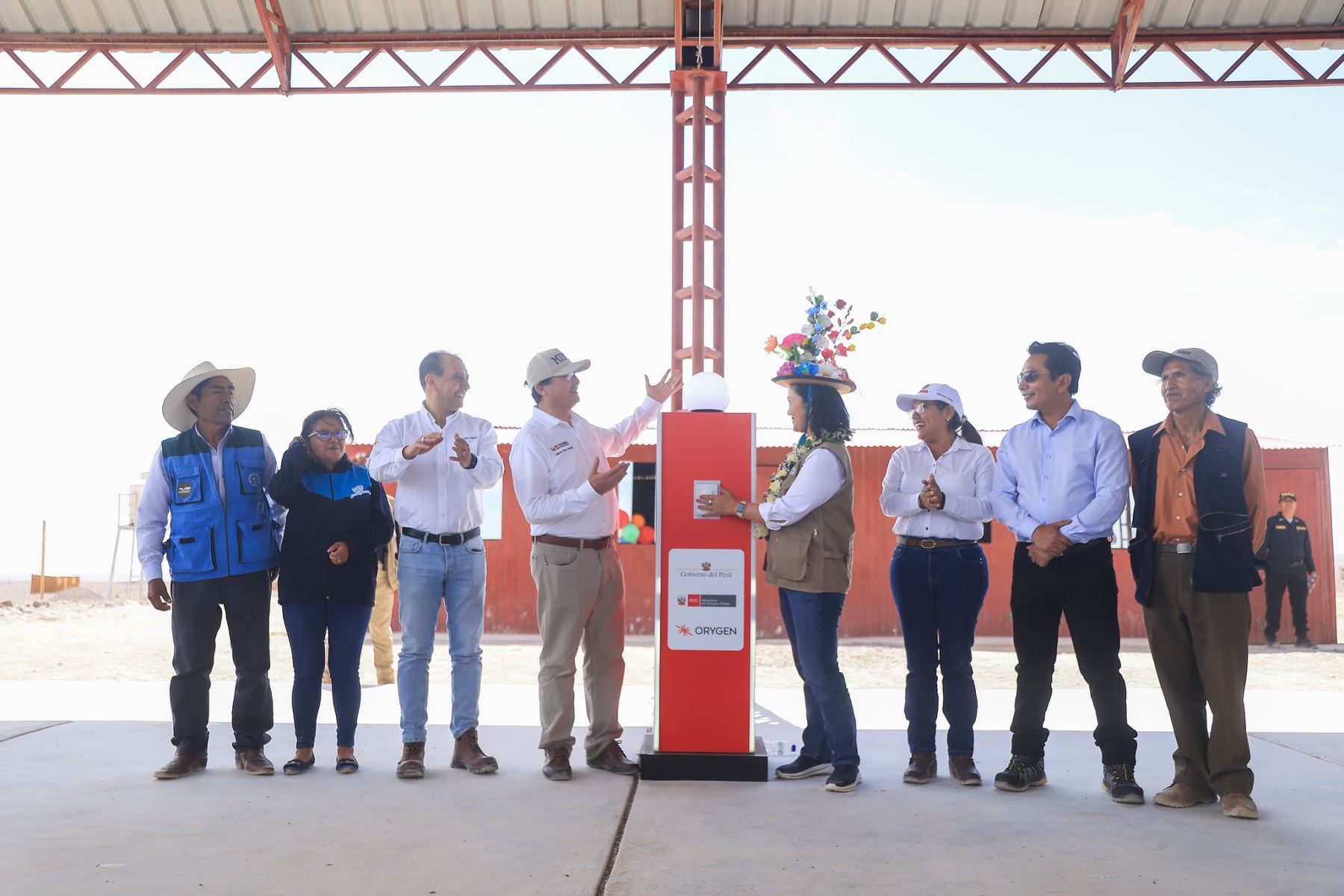 Presidenta Keiko Fujimori inaugura un proyecto de electrificación rural en las Pampas de Clemesí, provincia de Mariscal Nieto, región Moquegua.Foto: ANDINA/Prensa Presidencia