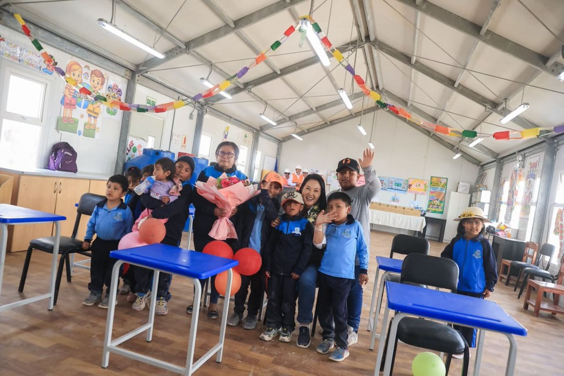 Presidenta Keiko Fujimori inaugura un proyecto de electrificación rural en las Pampas de Clemesí, provincia de Mariscal Nieto, región Moquegua.Foto: ANDINA/Prensa Presidencia