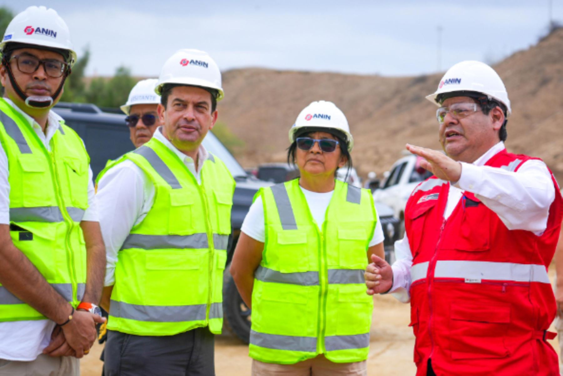 Presidente del Congreso constató obras para impulsar agro y prevenir inundaciones en Piura
