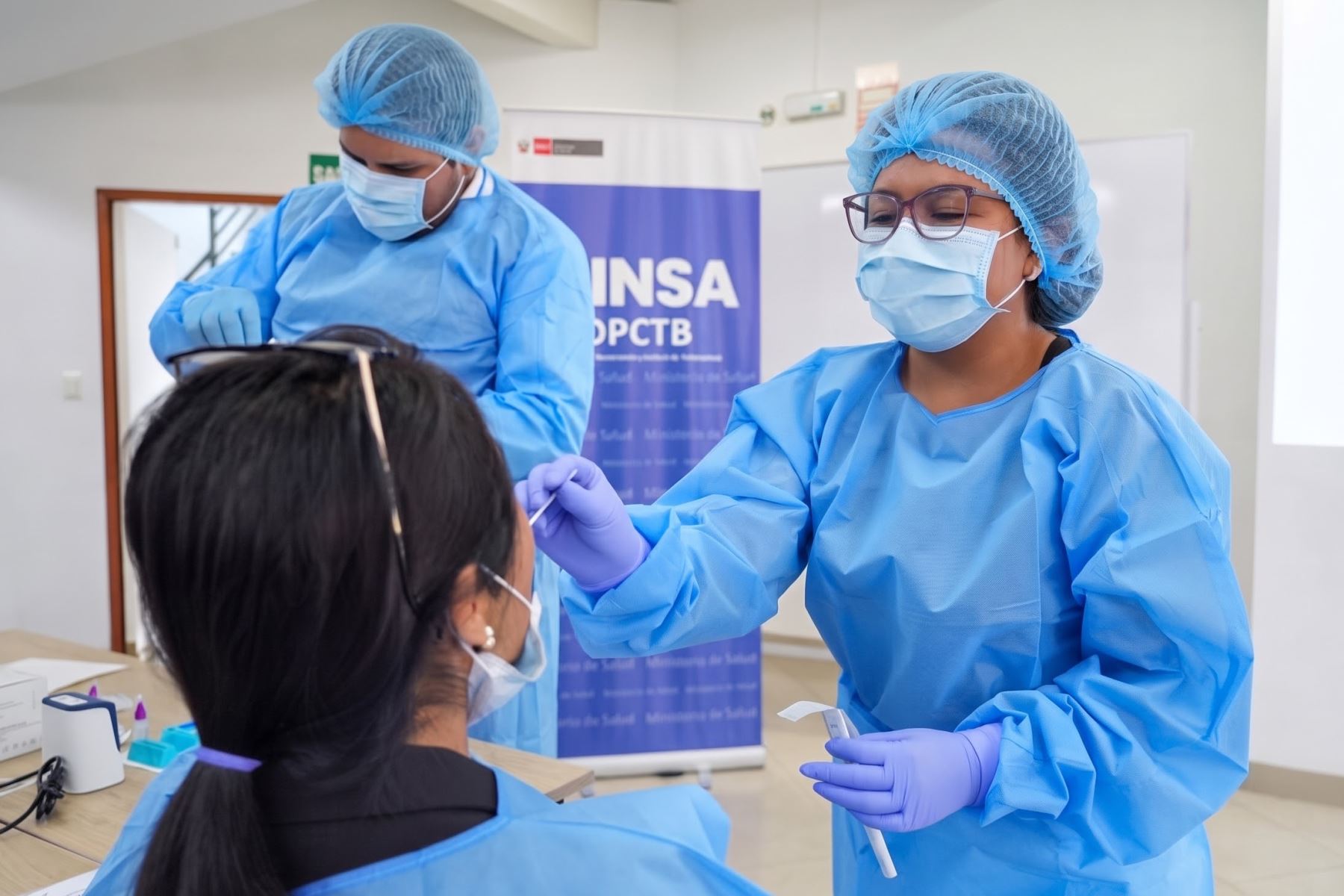 Esta iniciativa refuerza la capacidad de respuesta en regiones fronterizas y comunidades de difícil acceso, y se complementa con talleres de capacitación técnica dirigidos al personal de los centros de salud priorizados. Foto: ANDINA/Difusión