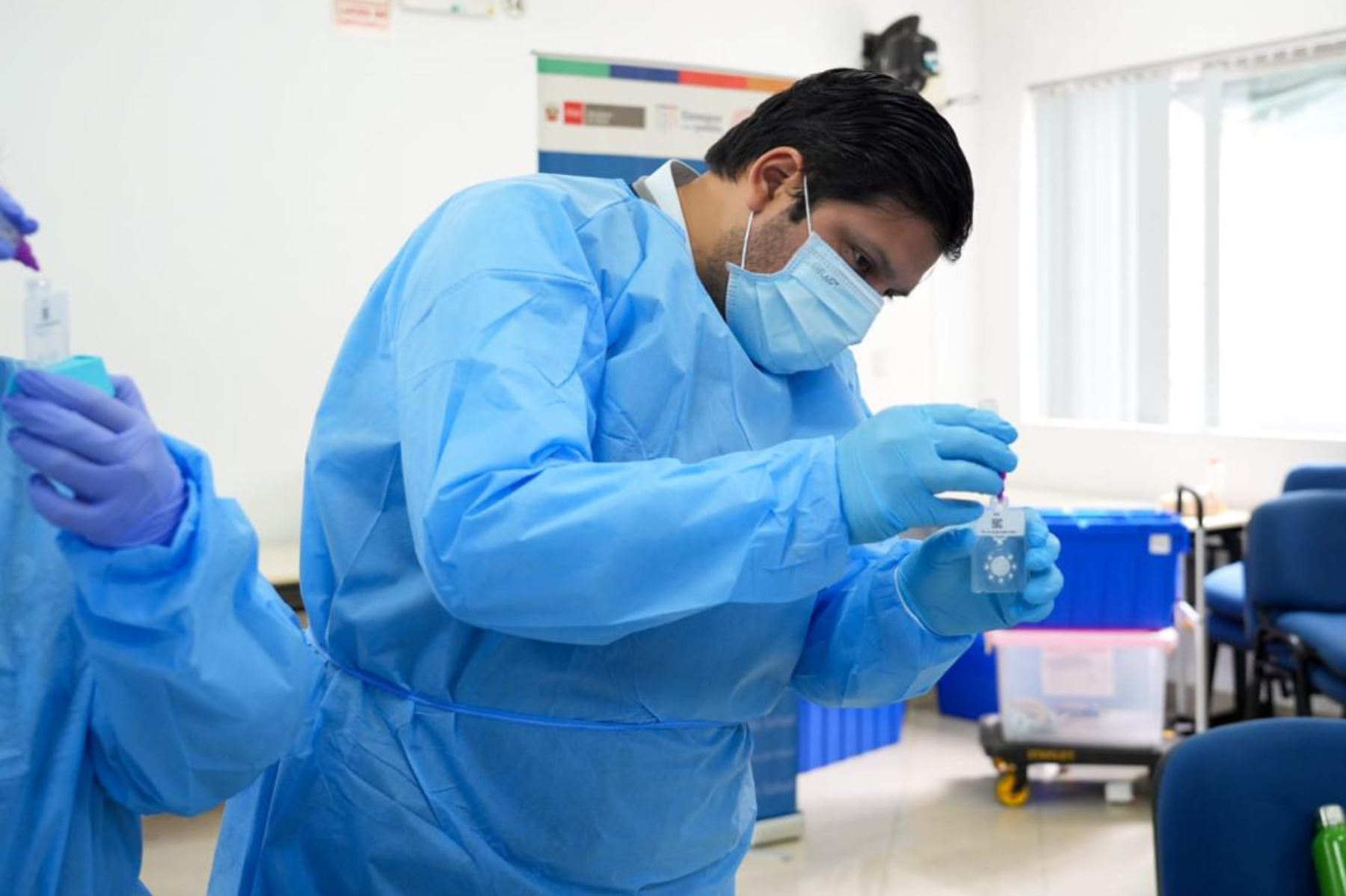 Con el objetivo de llevar servicios de alta tecnología a las poblaciones más vulnerables, el Ministerio de Salud (Minsa) distribuyó 67 equipos portátiles MiniDock, diseñados para emitir diagnósticos de TB en solo 25 minutos, sin necesidad de trasladar las muestras a laboratorios de la capital. Foto: ANDINA/Difusión