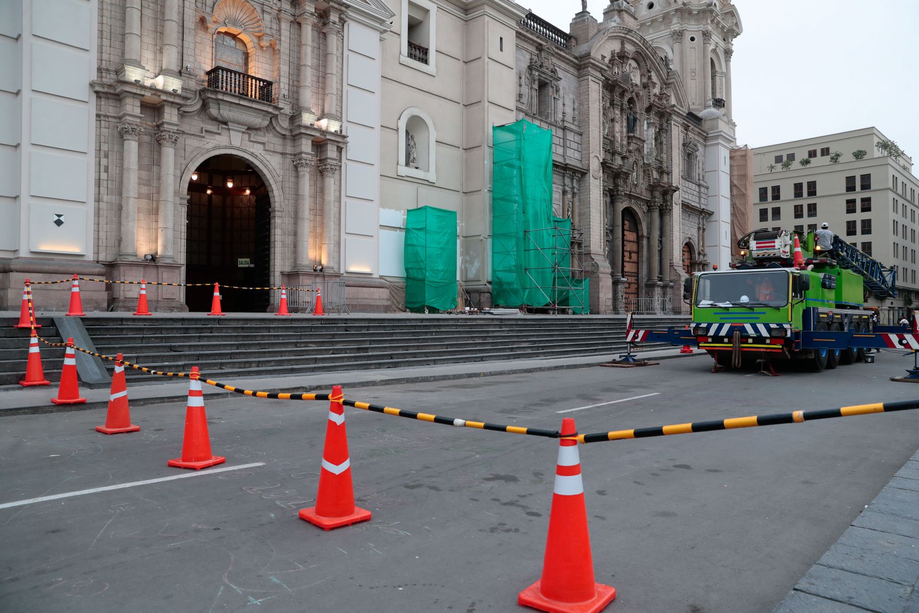 El viernes 23 de octubre de 2026 se realizan obras de refaccionamiento de la Catedral de Lima, en el Cercado de Lima, ante la próxima llegada del papa León XIV al Perú el 11 de noviembre. Foto: ANDINA/Daniel Bracamonte