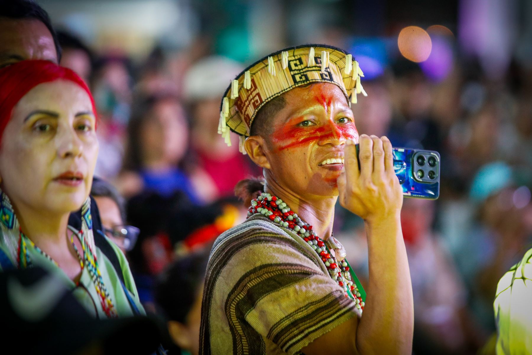 Esta noche, el talento, la creatividad y la identidad cultural de nuestra Amazonía en el Gran Desfile de Moda Étnica, una pasarela que celebra el arte, la tradición y la innovación a través de diseños inspirados en nuestra riqueza cultural. Photo: ANDINA/Ricardo Cuba