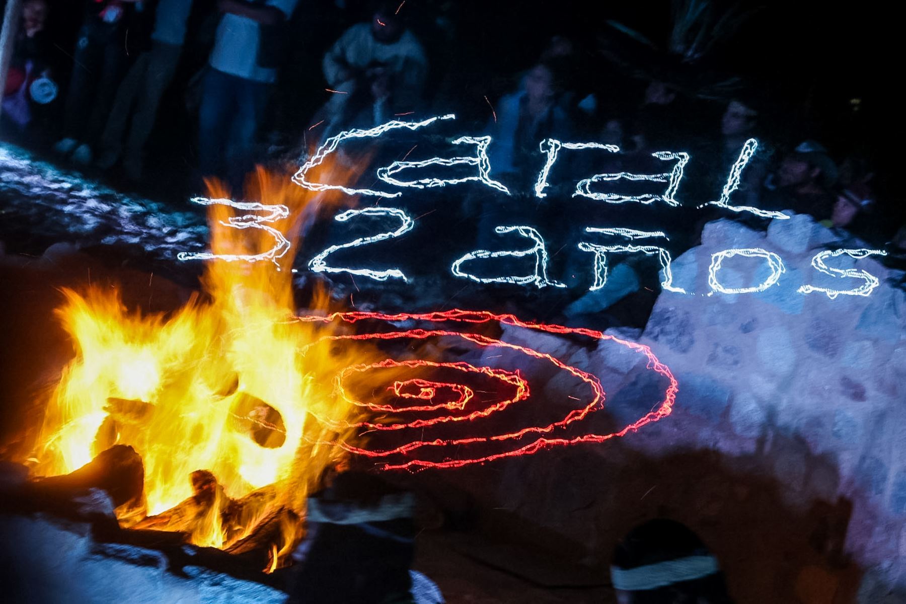 El Caral Raymi 2026 reunió expresiones artísticas, música y rituales ancestrales inspirados en las tradiciones de la civilización más antigua de América. La celebración buscó revalorar principios como la reciprocidad, la cooperación y la convivencia armónica entre los seres humanos y la naturaleza. Foto: ANDINA/Luis Iparraguirre.