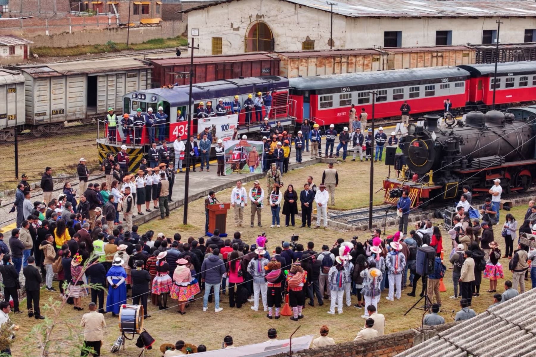 Presidenta Keiko Fujimori lideró el reinicio de operaciones del histórico Tren Macho en el tramo Chilca–Cuenca. Foto: ANDINA/Prensa Presidencia