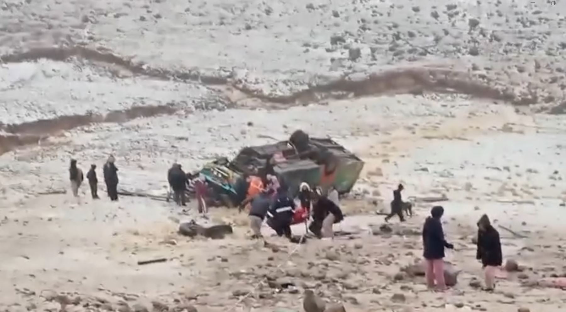 Huancavelica: una persona fallecida y cuatro heridas deja accidente de bus en Pacococha
