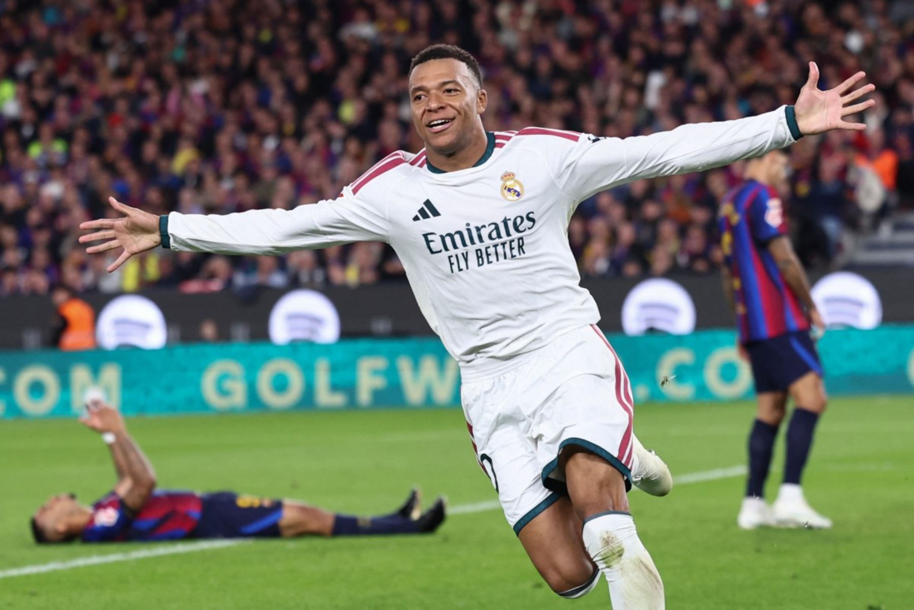 Mbappé, figura ante Barcelona, está "feliz" por llegar a los 100 goles con el Real Madrid