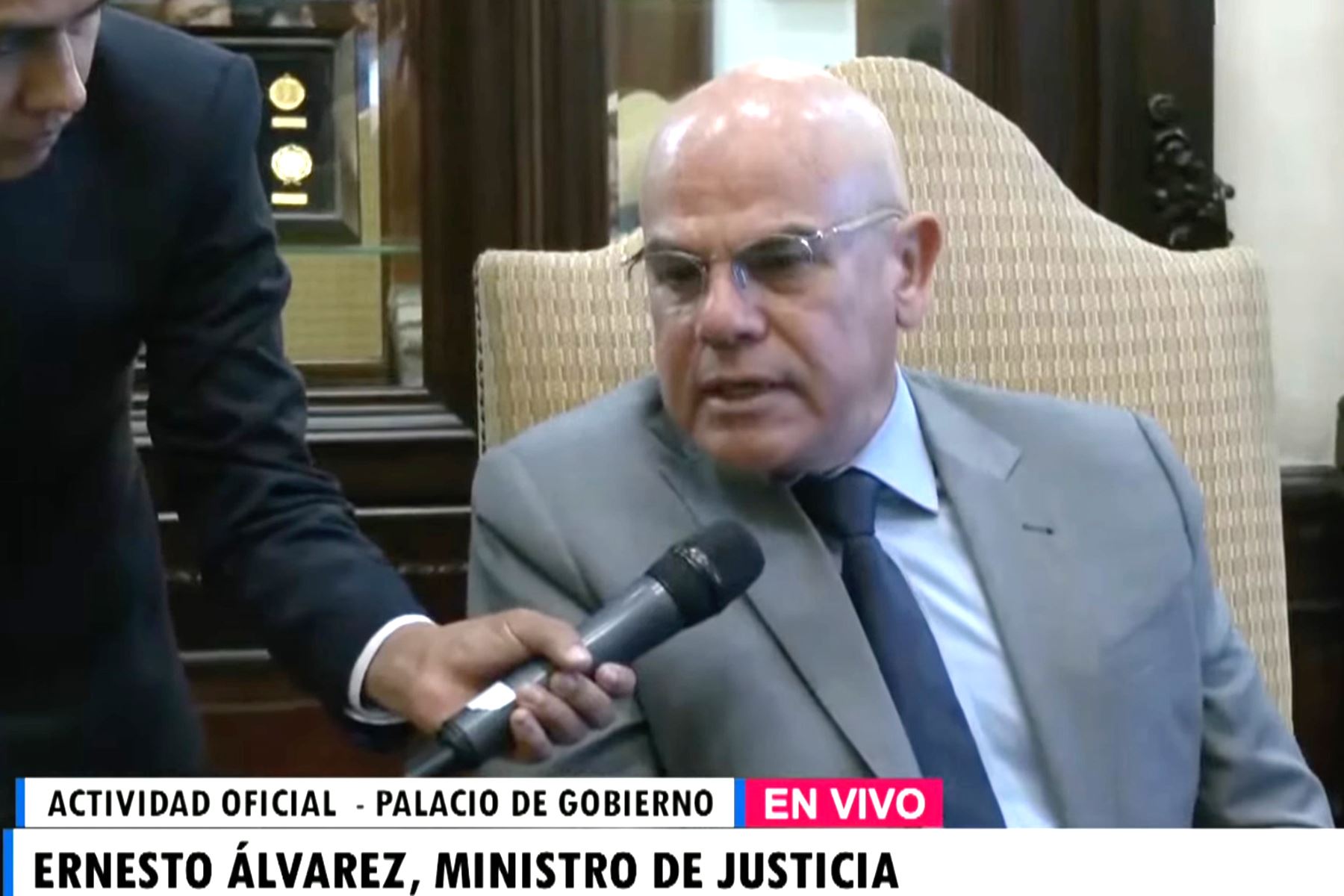 Anuncian medidas contra quienes apoyen instalación de antenas ilegales cerca a penales