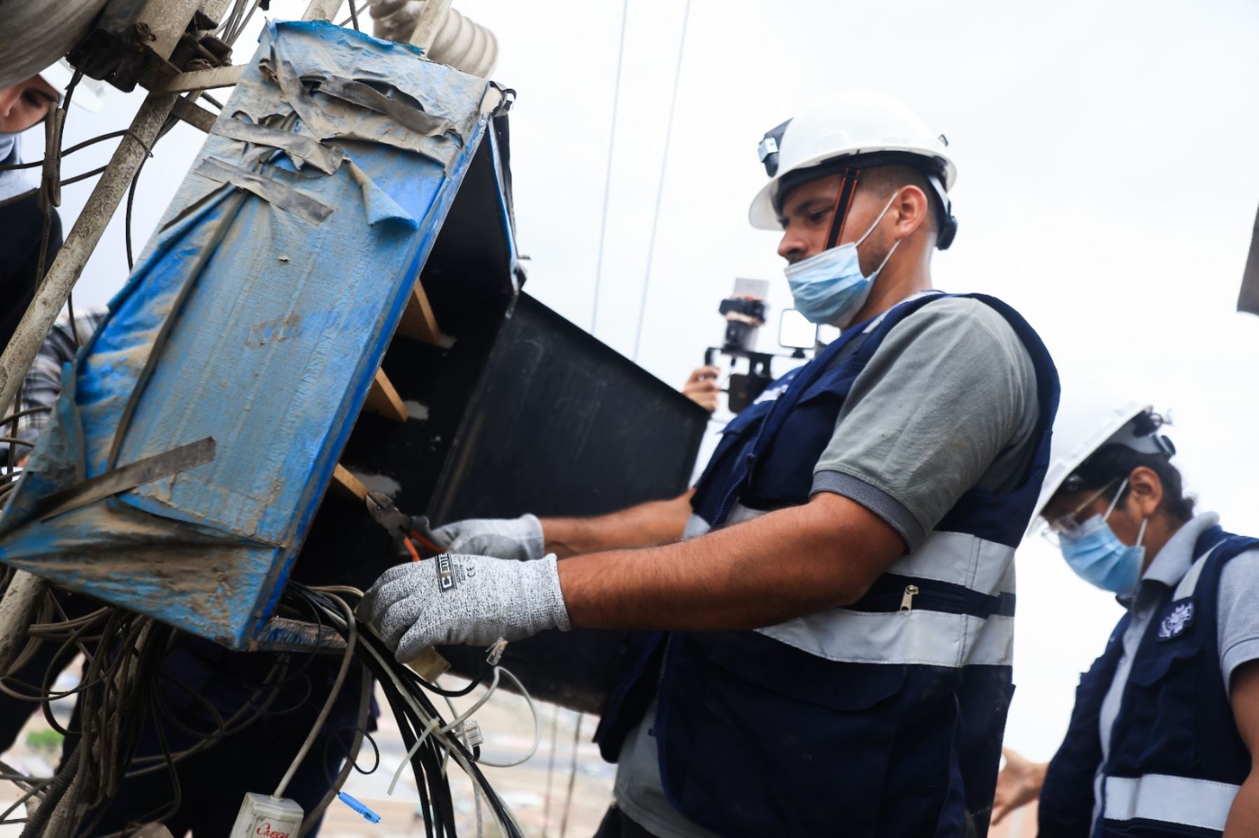 Presidenta Keiko Fujimori lideró un megaoperativo simultáneo para desmantelar estaciones ilegales y antenas clandestinas de telecomunicaciones instaladas en los alrededores de diversos penales del país Foto: ANDINA/Prensa Presidencia