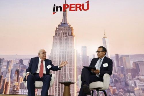 The Governor of the Central Reserve Bank of Peru (BCRP), Julio Velarde held a discussion with Luis Oganes—Head of Global Macroeconomic Research at J.P. Morgan—regarding the outlook for the Peruvian economy, the international interest-rate landscape, and monetary policy. Photo: Courtesy.