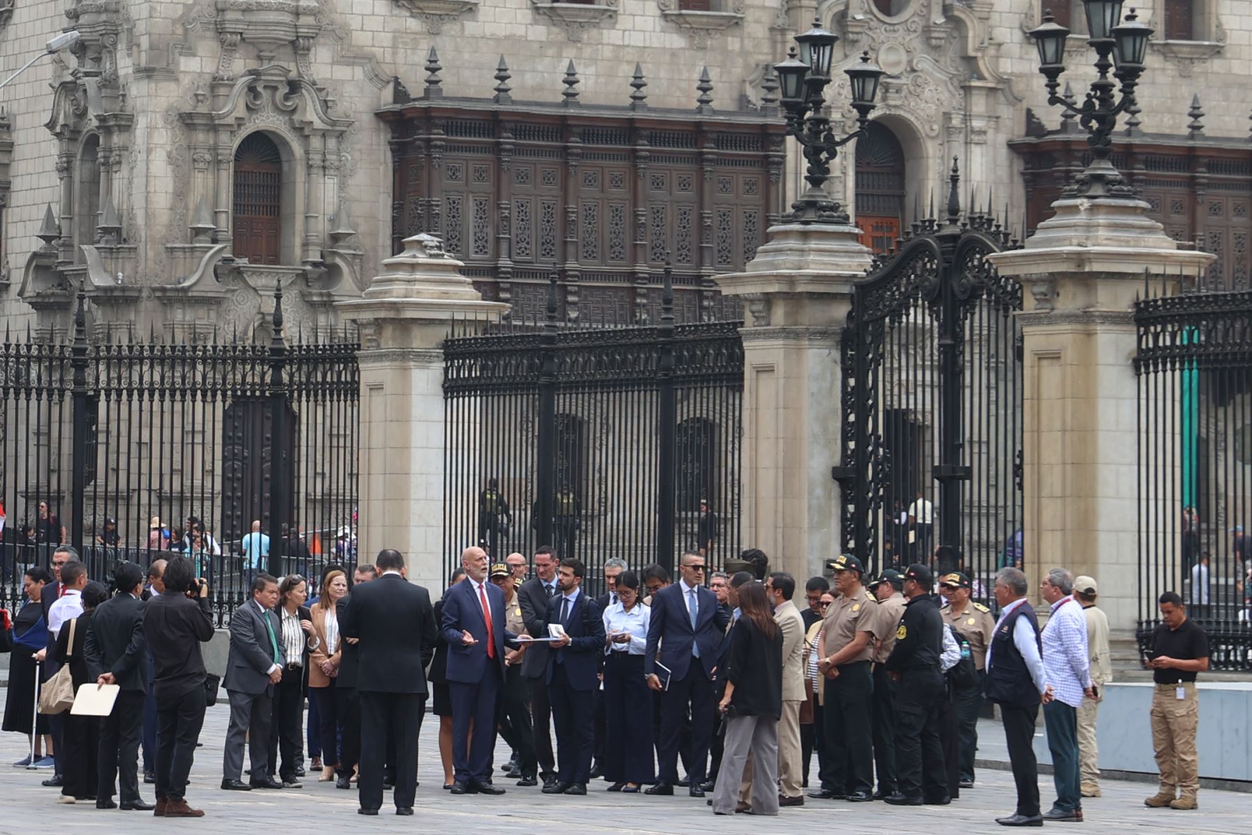 Comitiva de la avanzada para la visita del papa León XIV recorre la catedral de Lima, Plaza Mayor y palacio de gobierno. Foto:ANDINA/Melina Mejía
