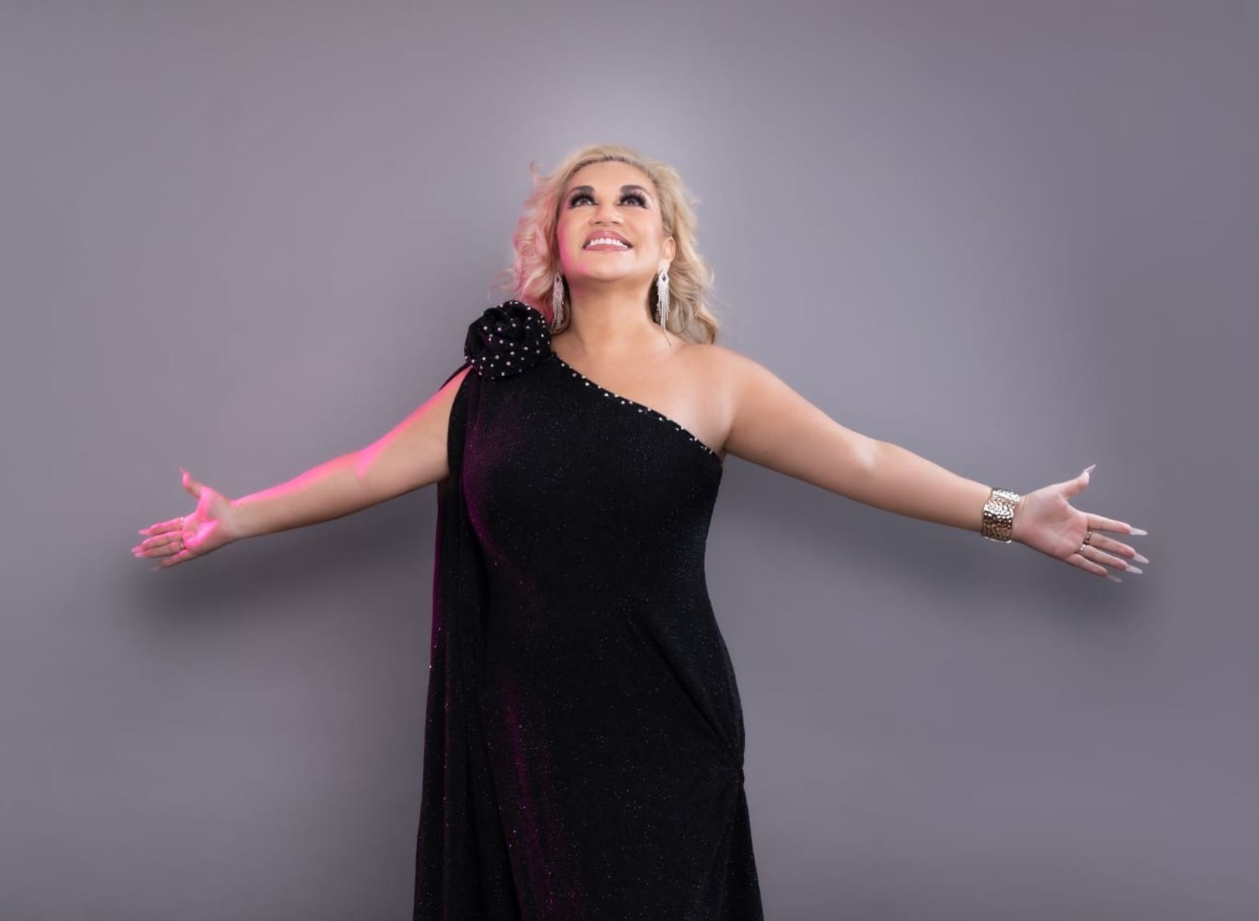 46 años de música: Rosaflor presenta "Mestiza" en el Teatro Segura