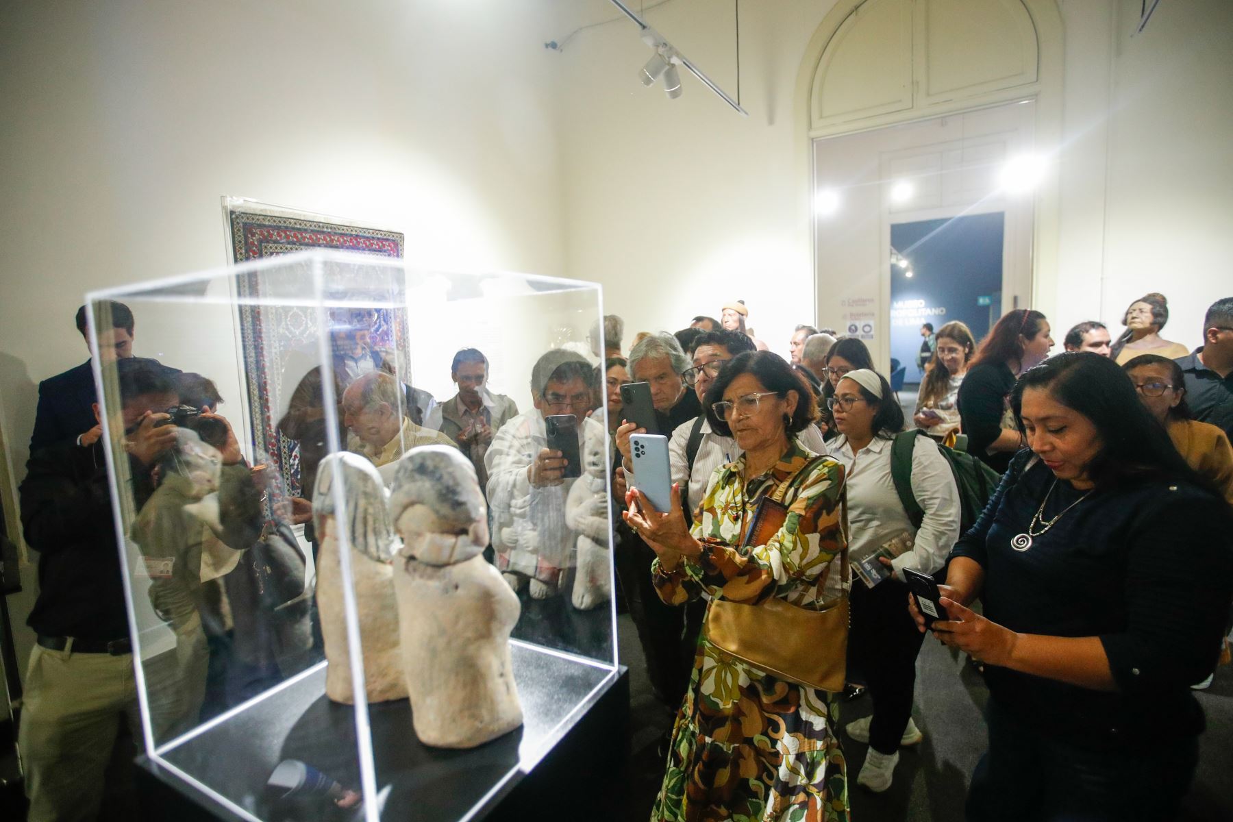 Develado de escultura de autoridades de la civilización Caral y conferencia de Ruth Shady. Foto: ANDINA/Ricardo Cuba