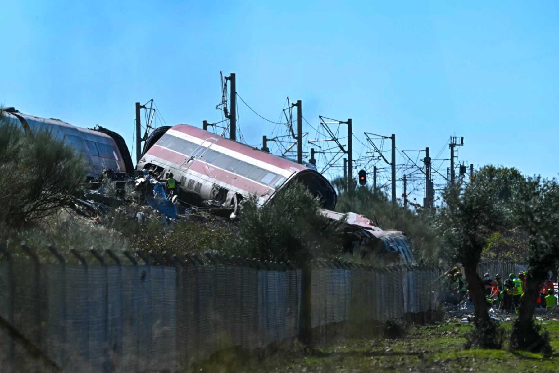 El tren Iryo transportaba 147 pasajeros, entre ellos un bebé, mientras que el Ave de Renfe llevaba 397 personas al momento de la colisión, según la información proporcionada a EFE. Foto: ANDINA/AFP.