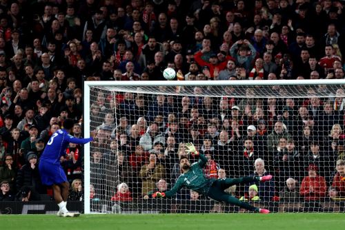 Liverpool eliminó al Chelsea por penales y avanzó en la Carabao Cup