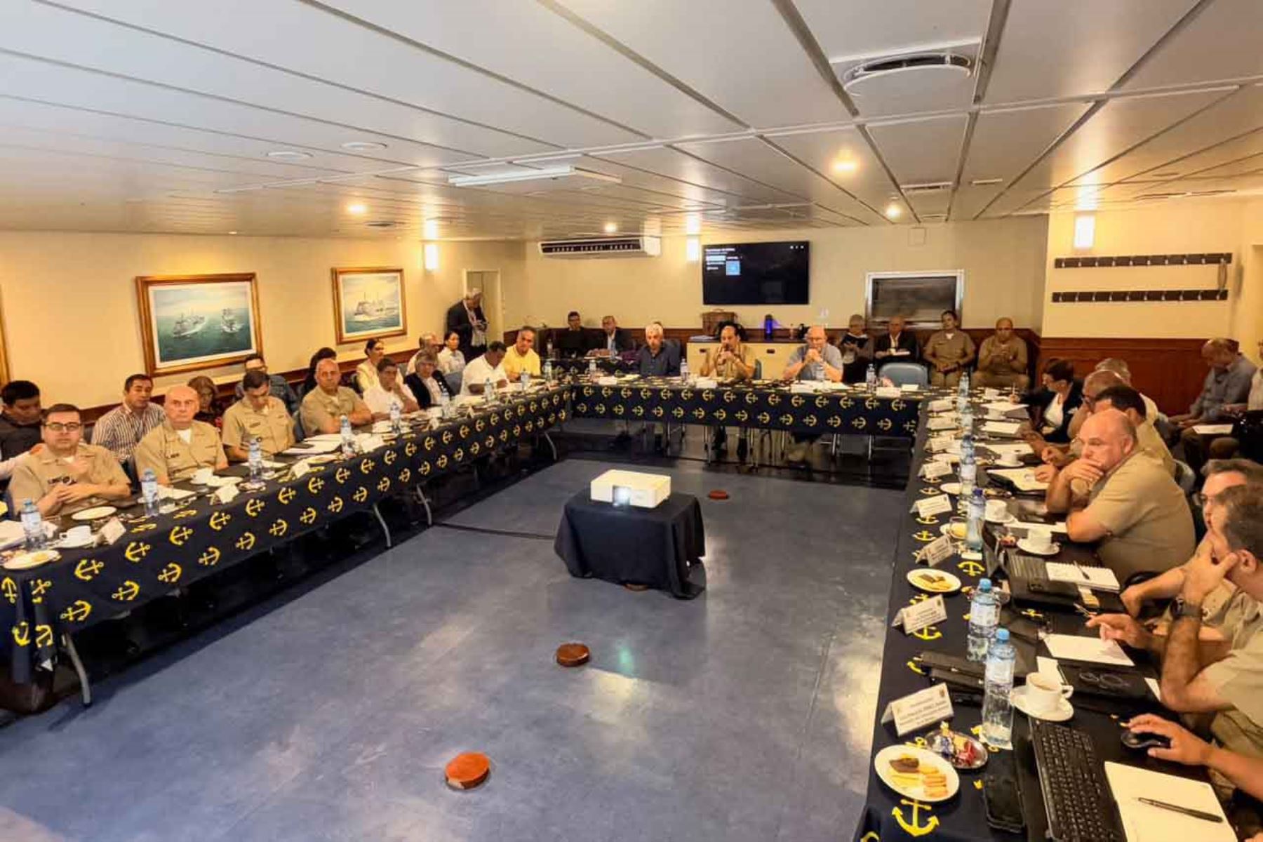 Senadores respaldan mayor presupuesto para la Marina y destacan su trabajo social