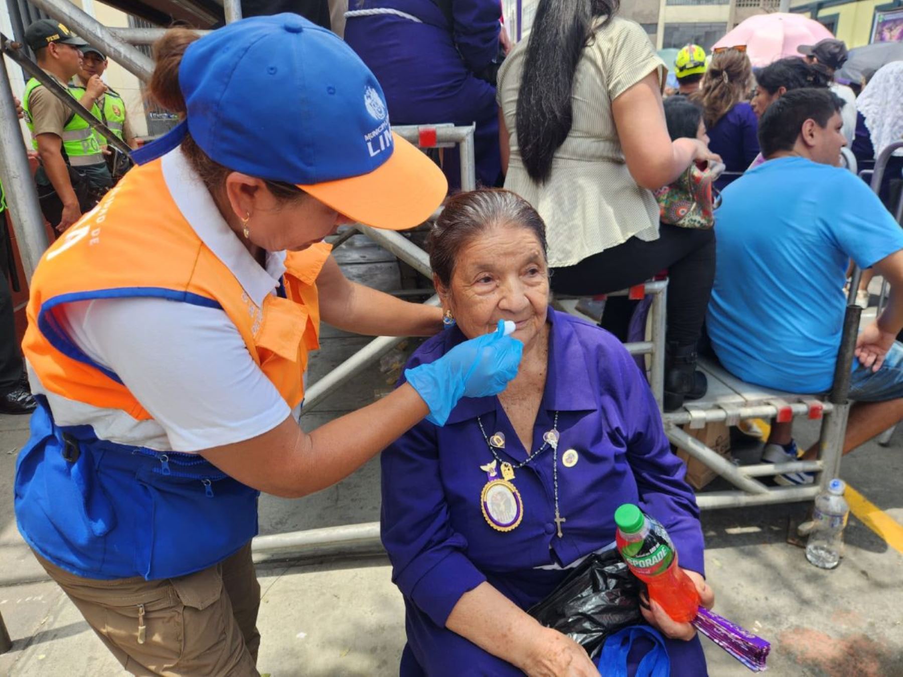 MML: más de 80 personas recibieron atención por golpe de calor durante procesión
