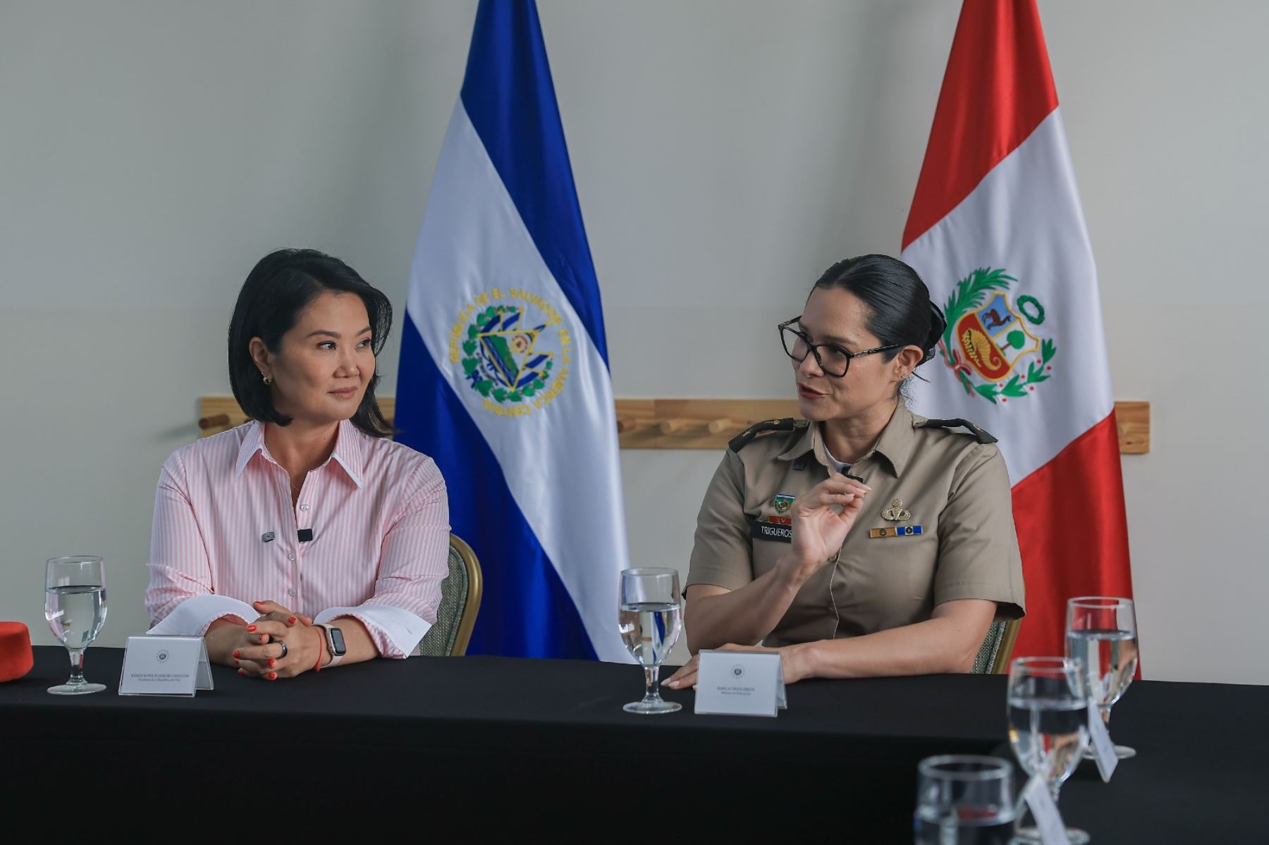 La presidenta de la república, Keiko Fujimori, visitó el Centro Escolar Marcelino García Flamenco, ubicado en la ciudad de Santa Tecla, El Salvador. Foto: ANDINA/Prensa Presidencia