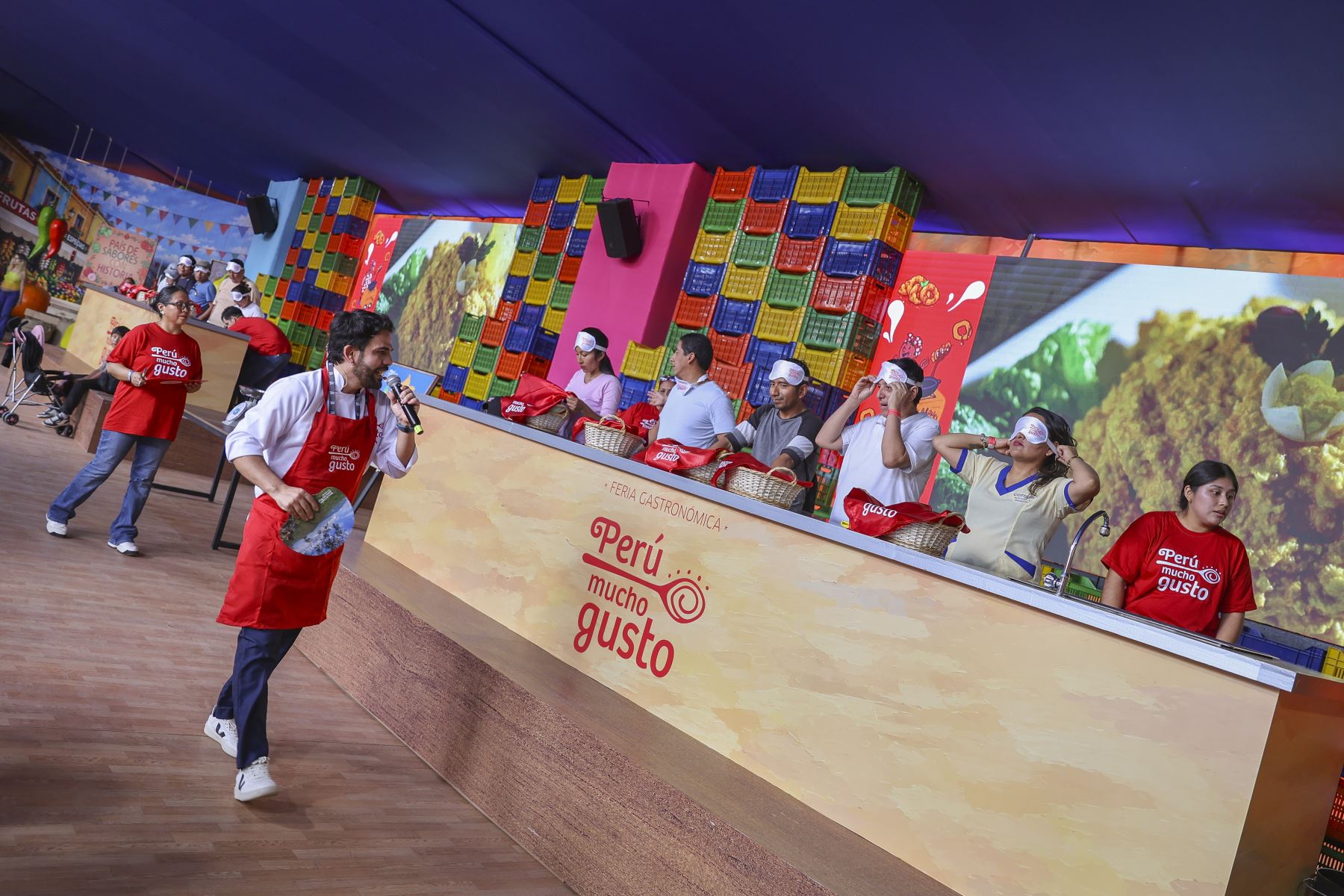 Lima - 30 octubre 2026. La feria gastronómica Perú, Mucho Gusto abre sus puertas desde hoy hasta el 1 de noviembre en la Costa Verde de Lima para recibir a miles de visitantes con una variada oferta de platos típicos, productos regionales y experiencias culinarias que destacan la riqueza y diversidad de la gastronomía peruana. Foto: ANDINA/Andrés Valle