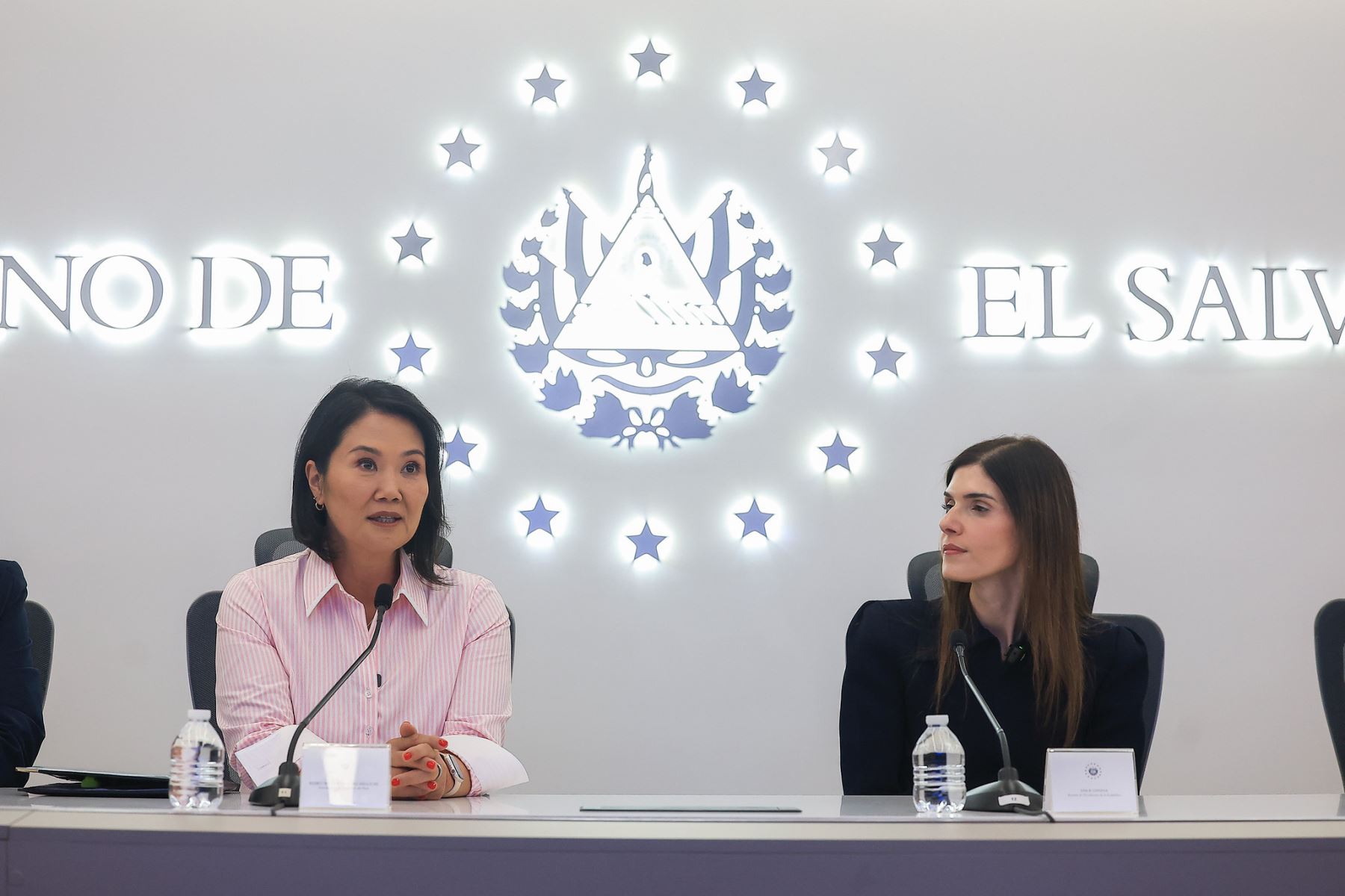 Presidenta Keiko Fujimori visitó las instalaciones de la plataforma “Doctor SV” en El Salvador. Foto: ANDINA/Prensa Presidencia
