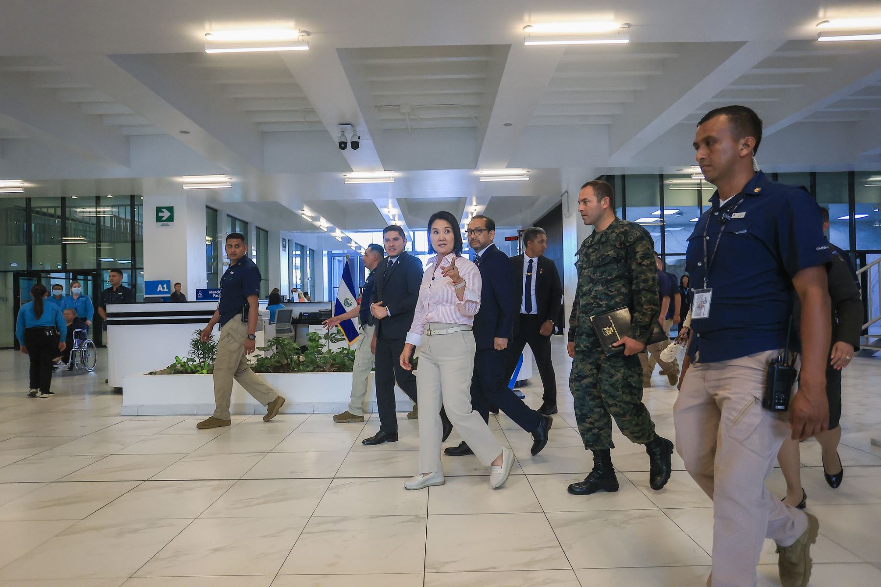 Presidenta Keiko Fujimori visitó el Hospital Nacional Especializado Rosales para conocer modernización hospitalaria en El Salvador. Foto: ANDINA/Prensa Presidencia