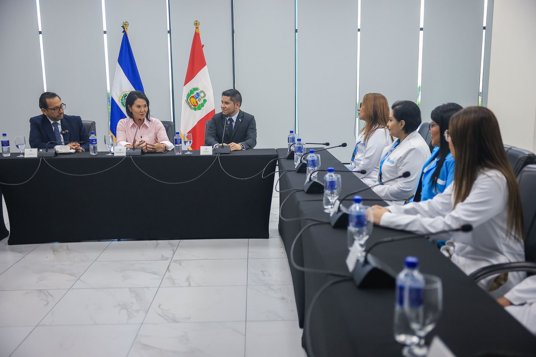 Presidenta Keiko Fujimori visitó el Hospital Nacional Especializado Rosales para conocer modernización hospitalaria en El Salvador. Foto: ANDINA/Prensa Presidencia