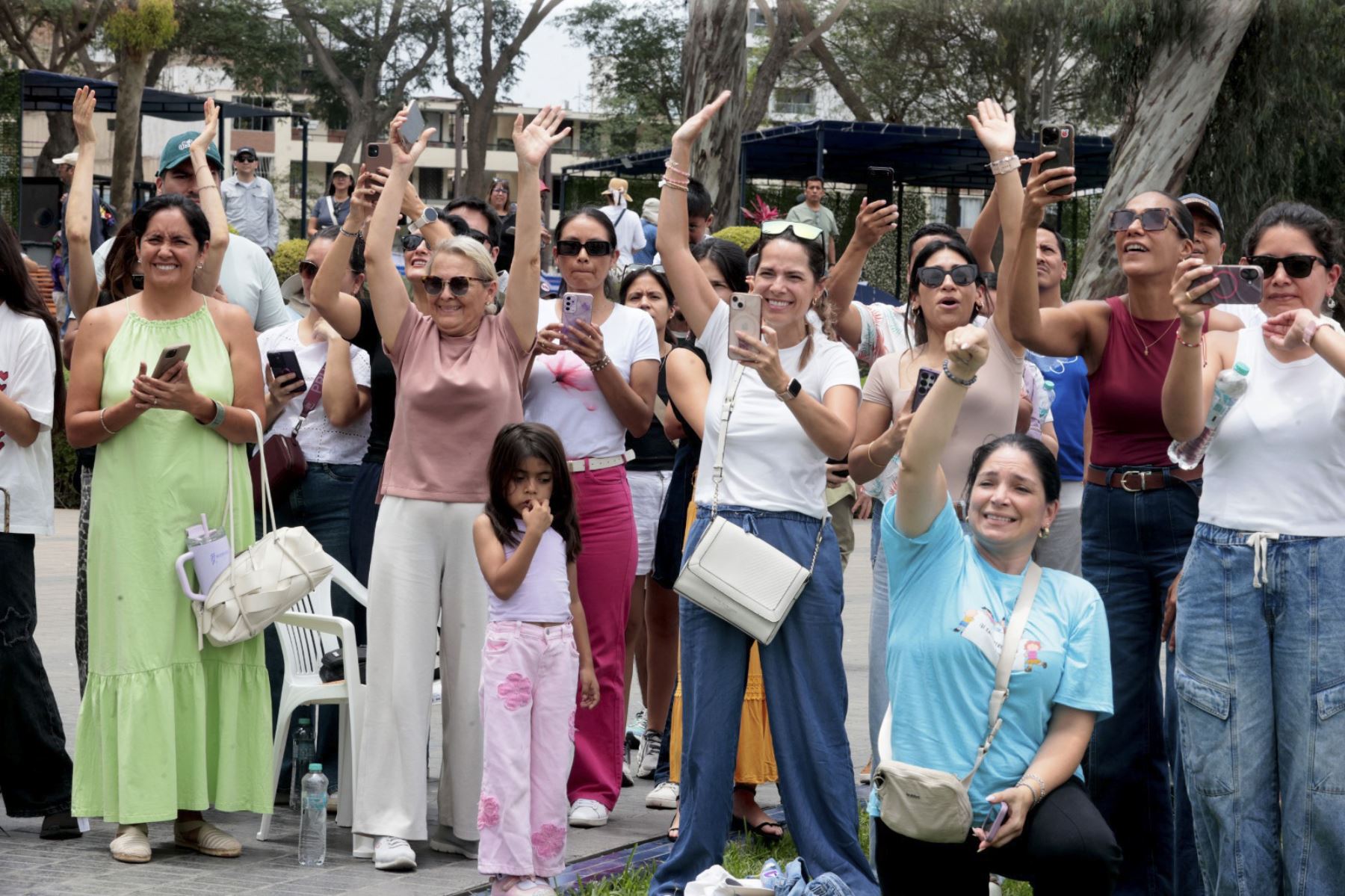 "Unidos en una sola voz cantamos para el Papa León XIV"
Cientos de escolares se unen en un gran encuentro coral de fe y esperanza.  Foto: ANDINA/Vidal Tarqui