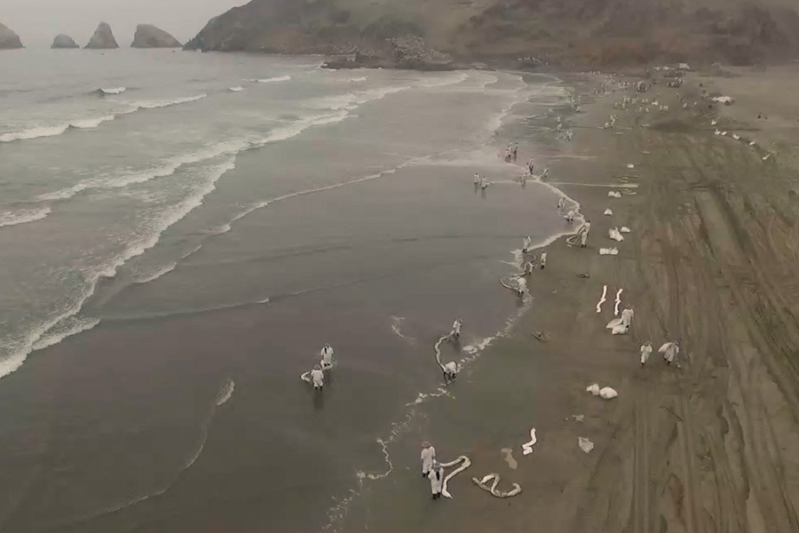 Derrame de petróleo: continúan labores de limpieza en playas de Ventanilla