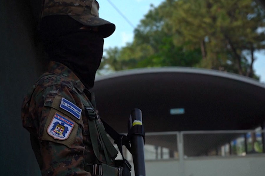 El Salvador: familiares acusan injustas detenciones en guerra contra pandillas
