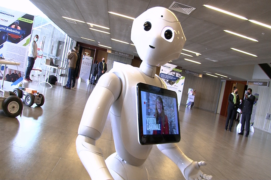 Pablo bot: el robot guía peruano que capta las emociones