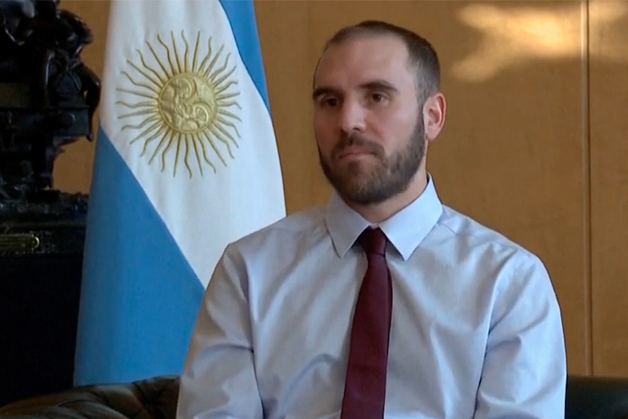 Ministro de Economía de Argentina renuncia a su cargo