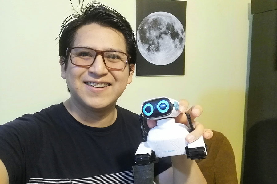 Peruanos en el exterior: joven huachano investiga cómo vivir en Marte y la  Luna