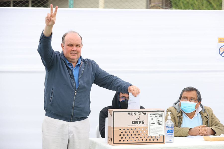 Elecciones 2022: candidato Rafael López-Aliaga votó en Miraflores