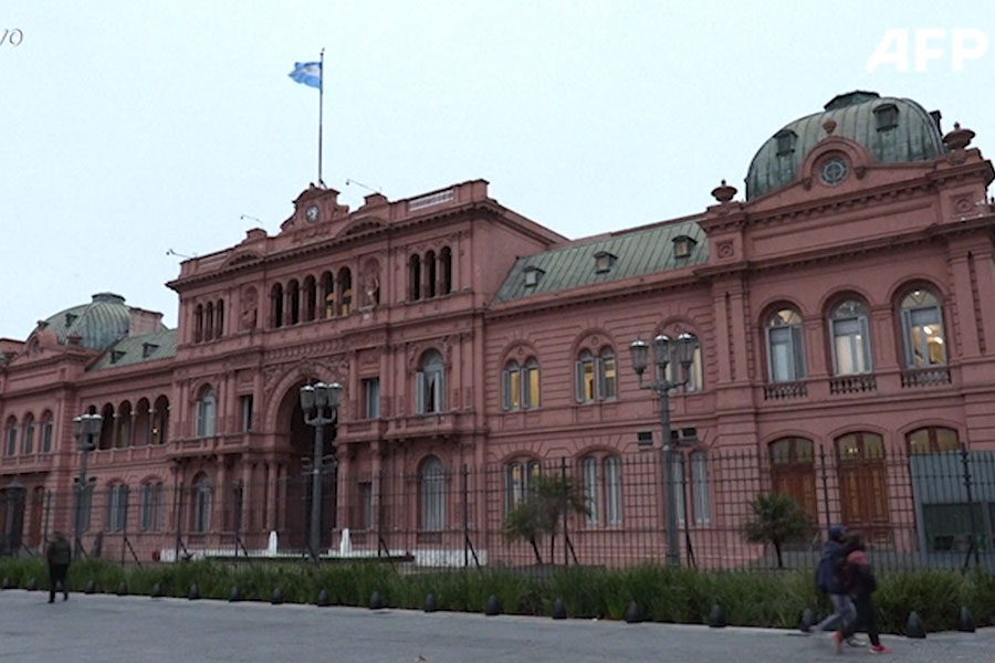Argentina y el FMI llegan a acuerdo para el desembolso de 6,000 millones de dólares