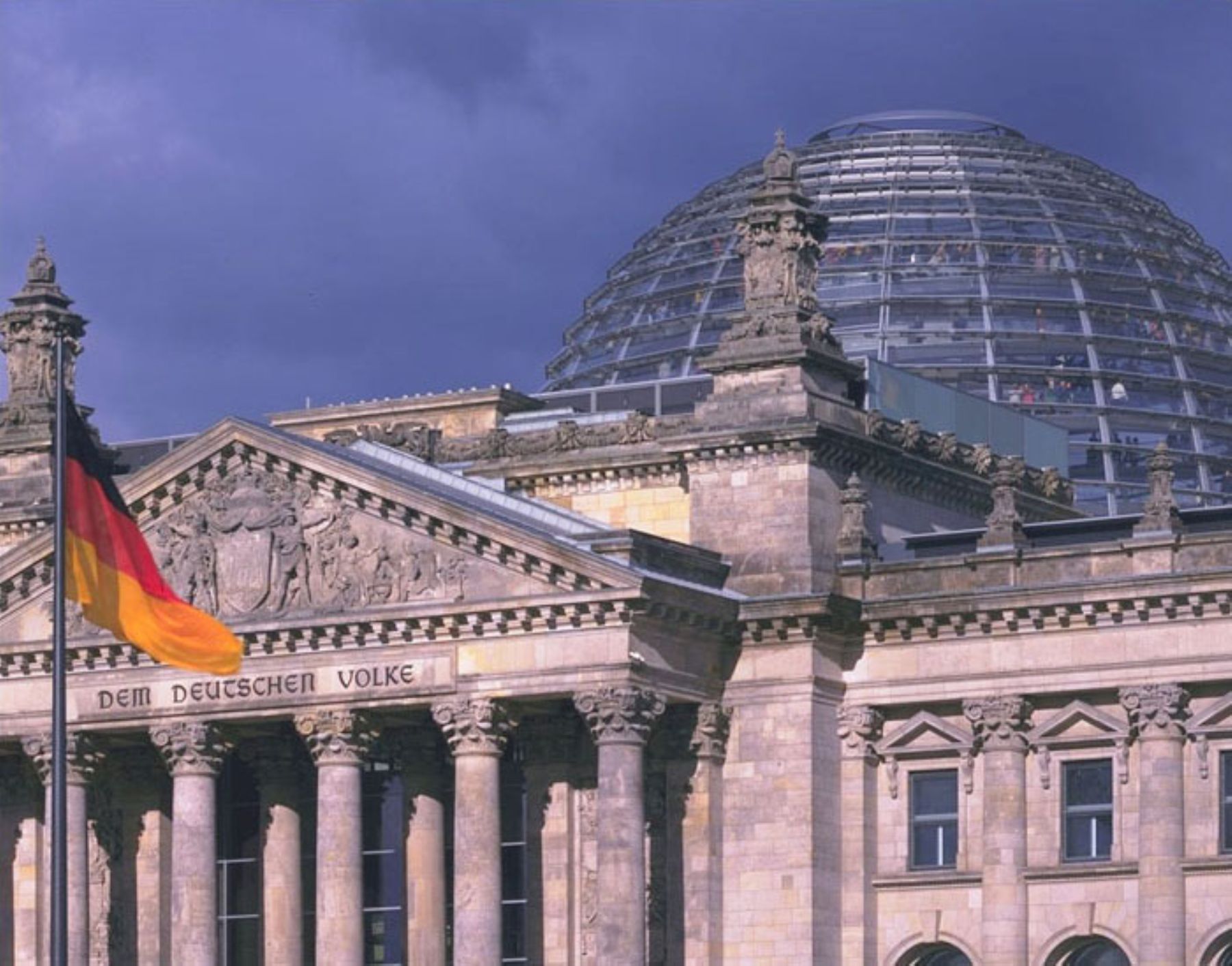 Alemania desmantela red de extrema derecha que planeaba atacar el parlamento