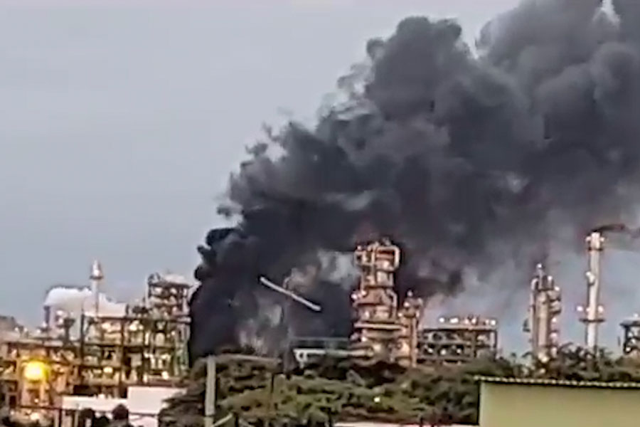 Piura: imágenes del incendio en la refinería de Talara