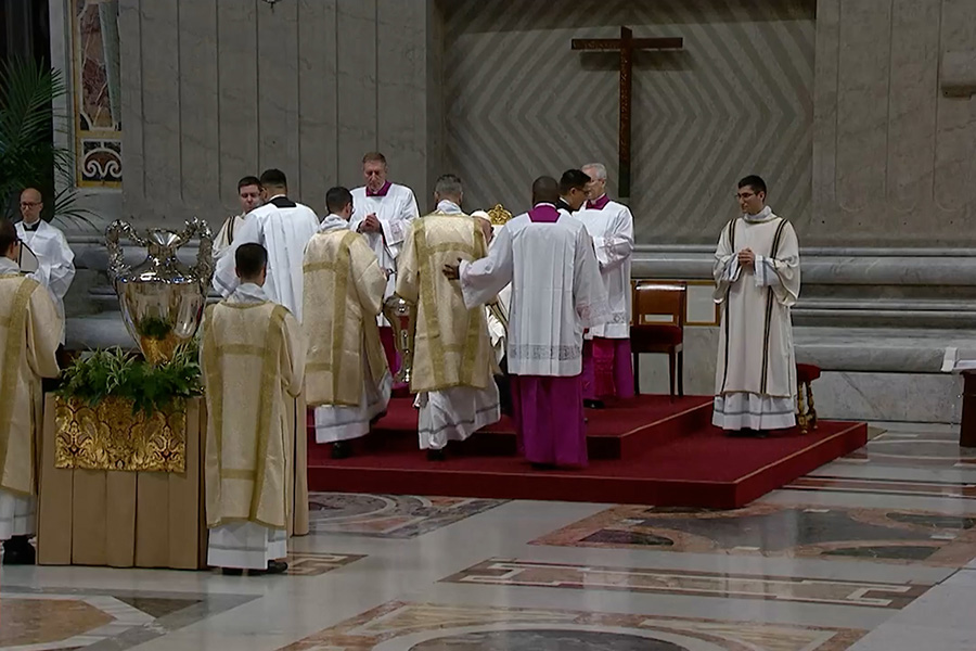 Semana Santa: celebración de la la misa Crismal en el Vaticano