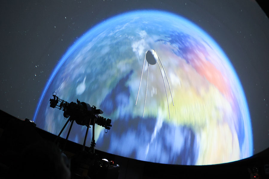 Planetario IGP reabre con nueva función y muestra de astrofotografías