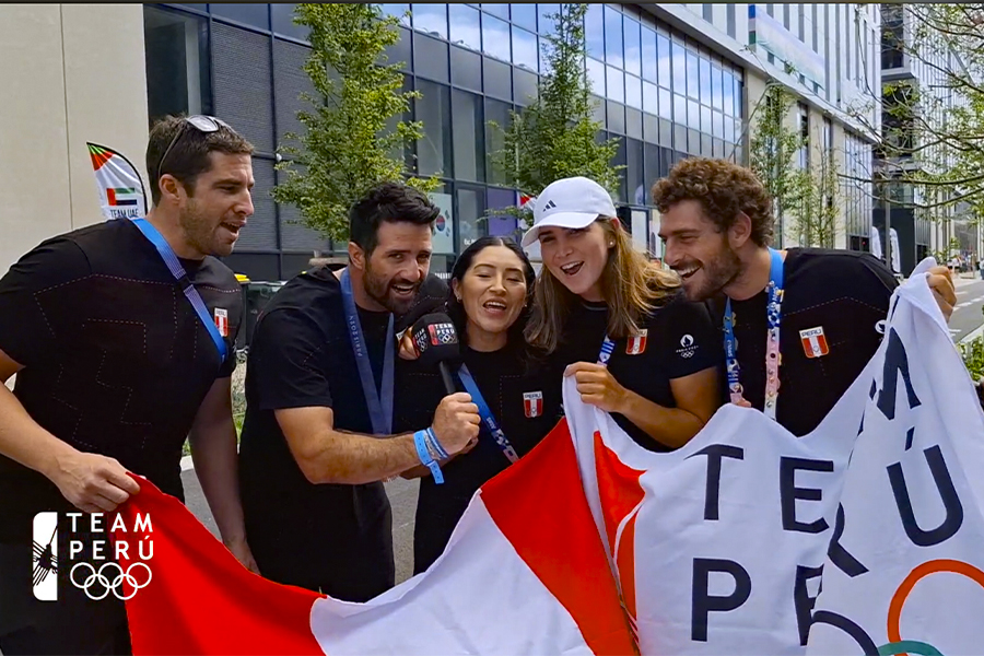 Stefano Peschiera y el team Perú cantan "Contigo Perú" en París 2024