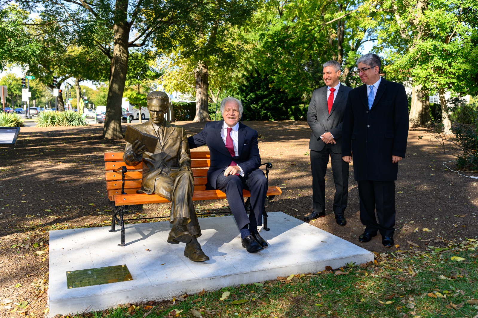 César Vallejo: el primer peruano en el Jardín de los Poetas de la OEA en Washington D.C.