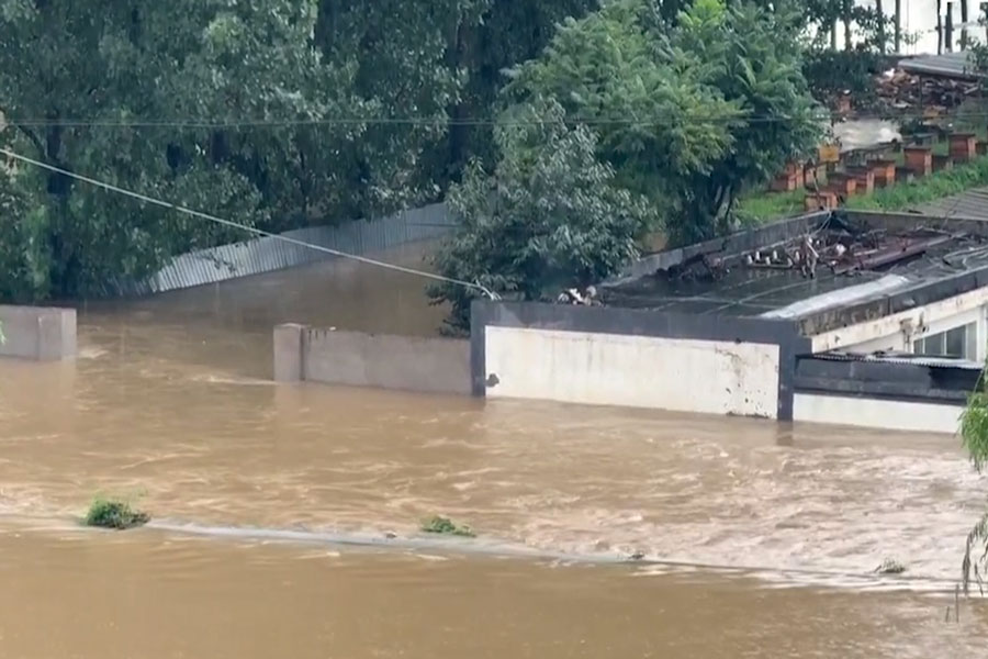 Intensas lluvias en la capital de China deja treinta fallecidos