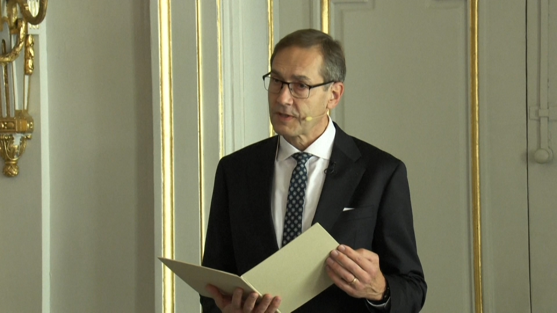 El húngaro Laszlo Krasznahorkai gana el premio Nobel de Literatura