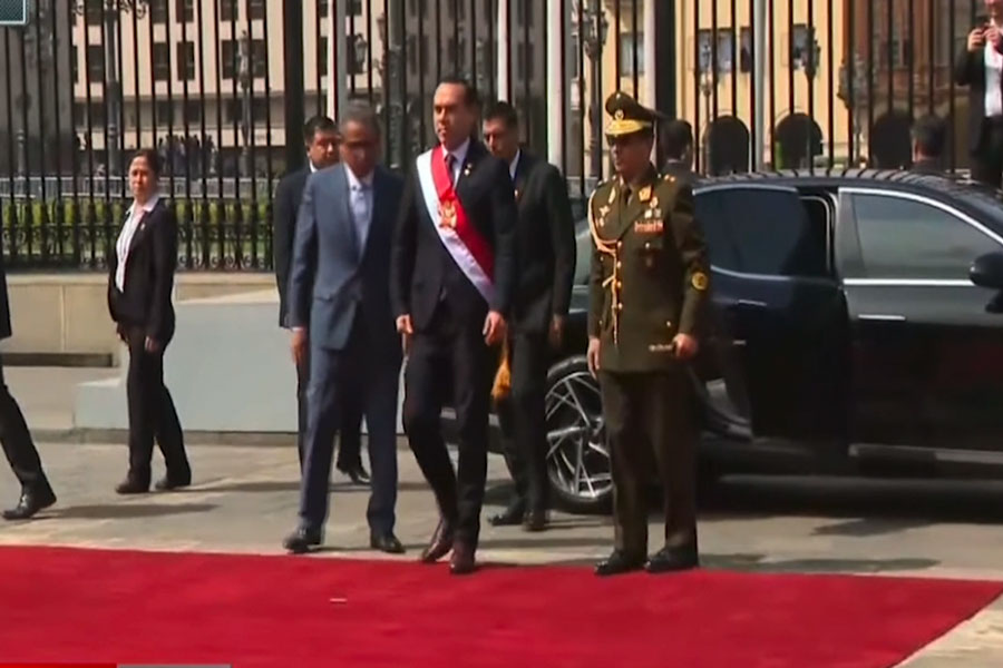 Presidente José Jerí llega a Palacio de Gobierno