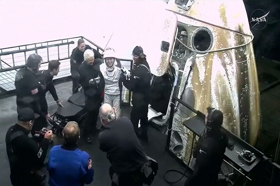 Cuatro tripulantes de la Estación espacial internacional fueron evacuados por problema médico