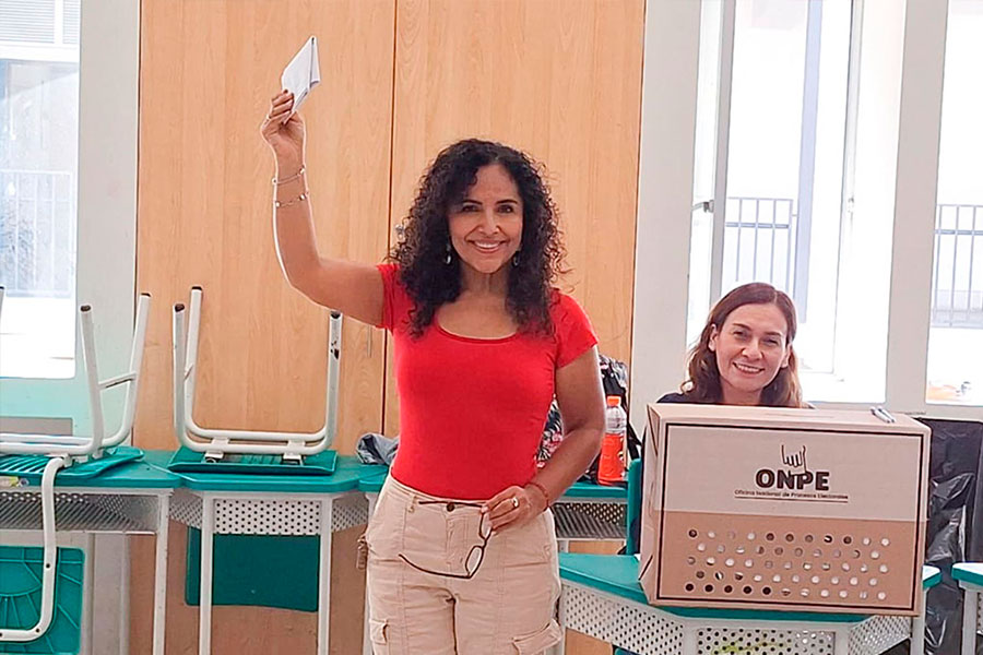 Elecciones 2026: Rosario Fernández emite su voto
