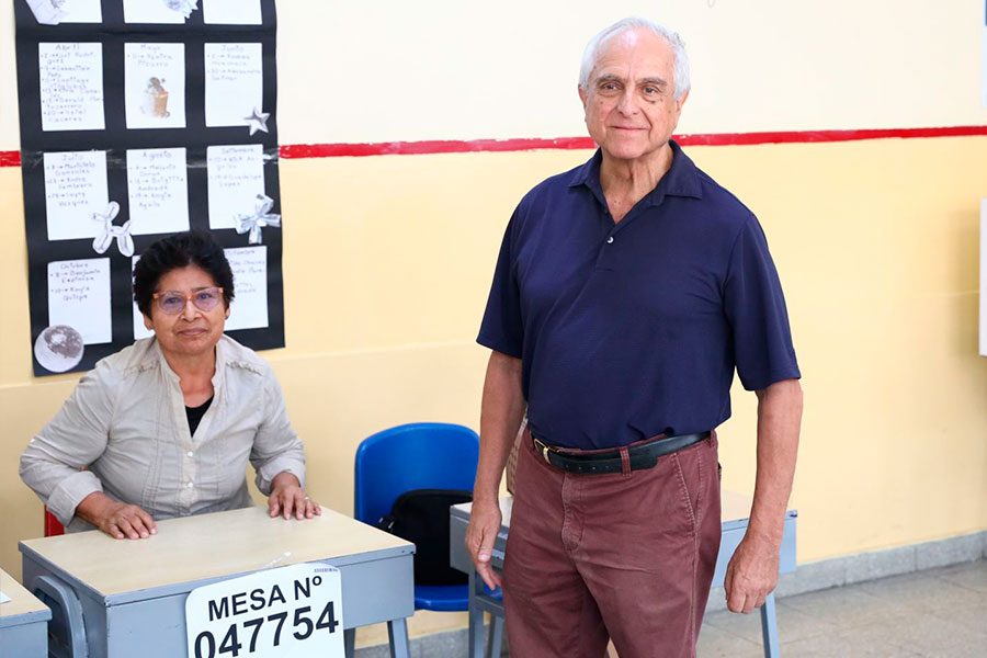 Elecciones 2026: Francisco Diez-Canseco emite su voto