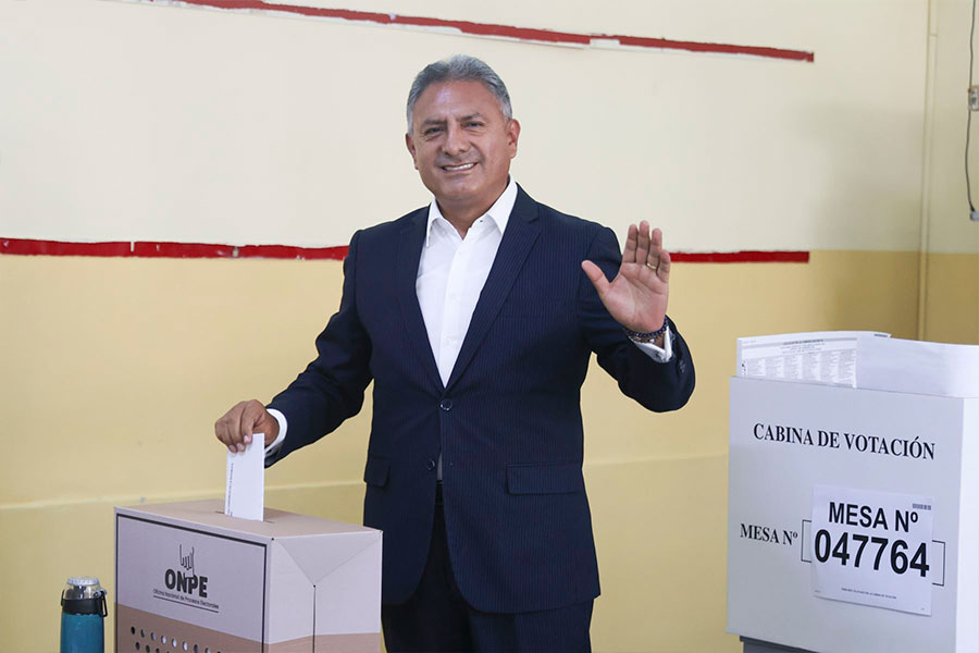 Elecciones 2026: Carlos Jaico emite su voto