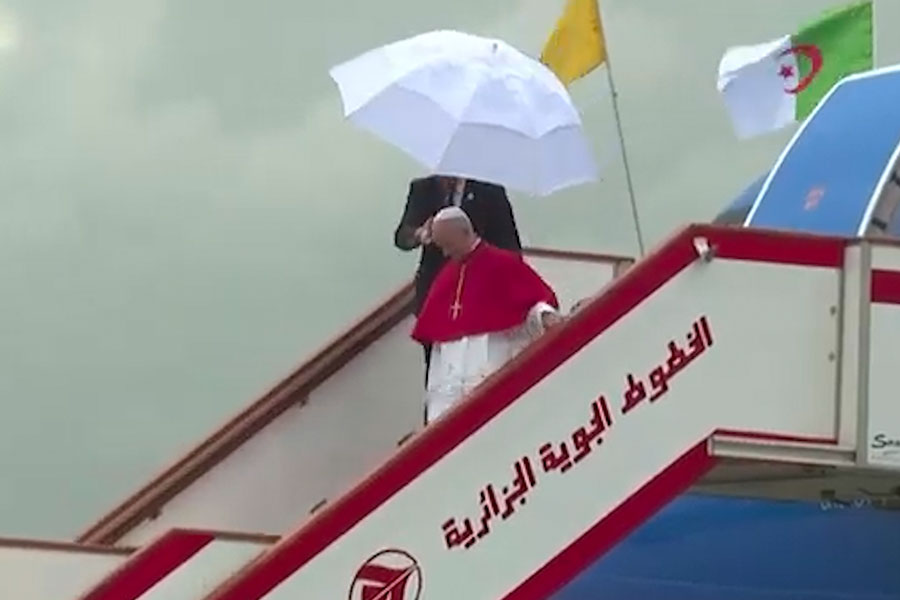 Papa León XIV inició el lunes una visita histórica a Argelia