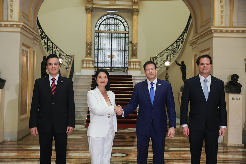 Presidenta Keiko Fujimori se reúne con Marco Rubio en Palacio de Gobierno